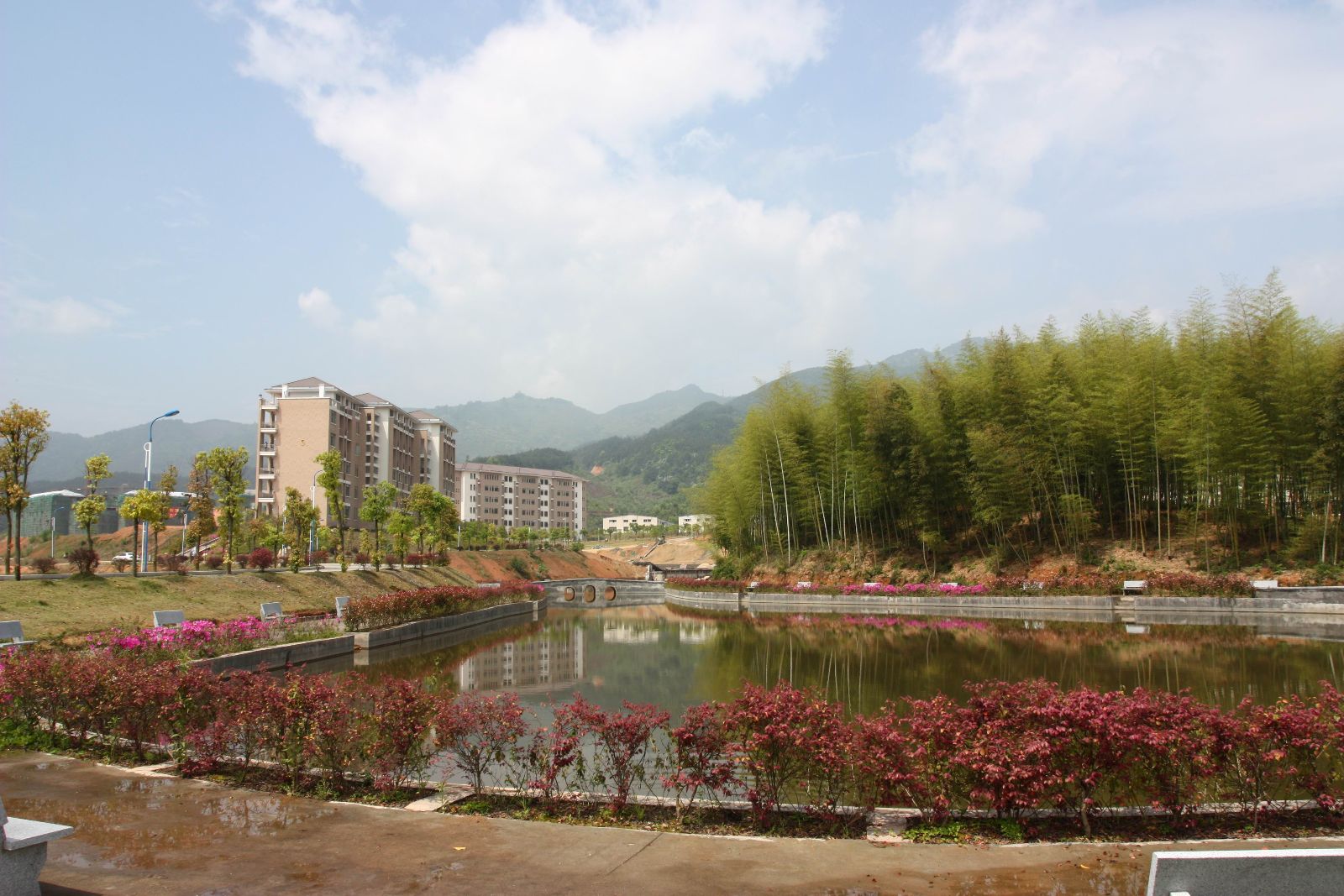 4→、教学楼.jpg