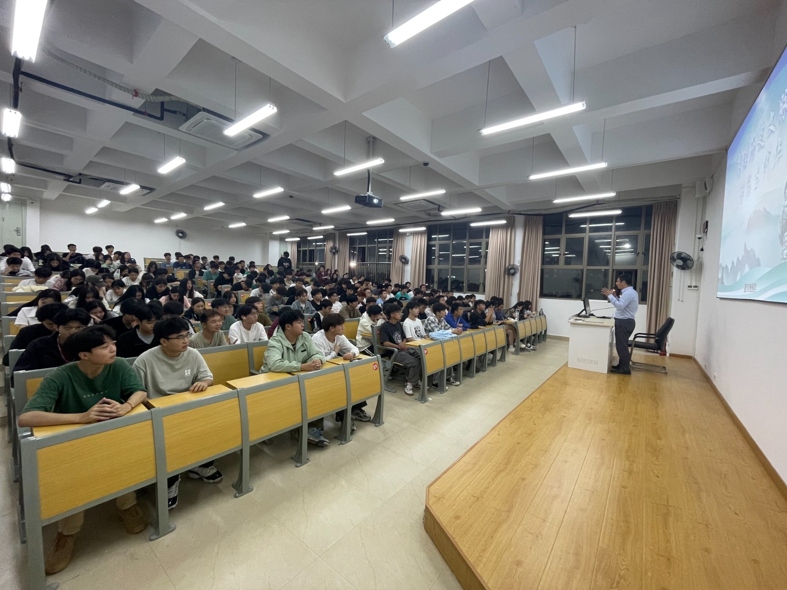 a6accac534d6cb22f87af68ef17c519.jpg