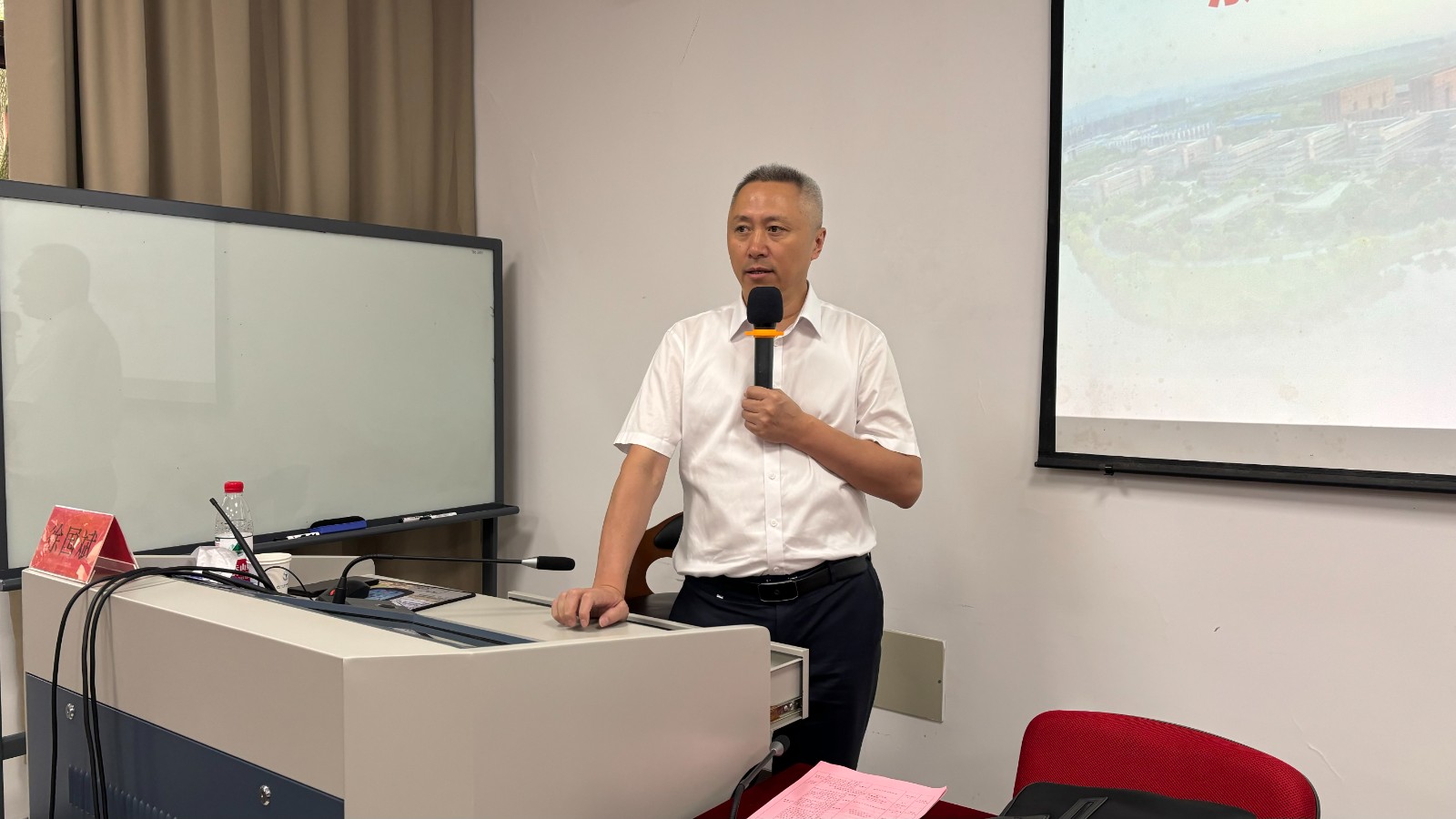 部长徐国斌.jpg