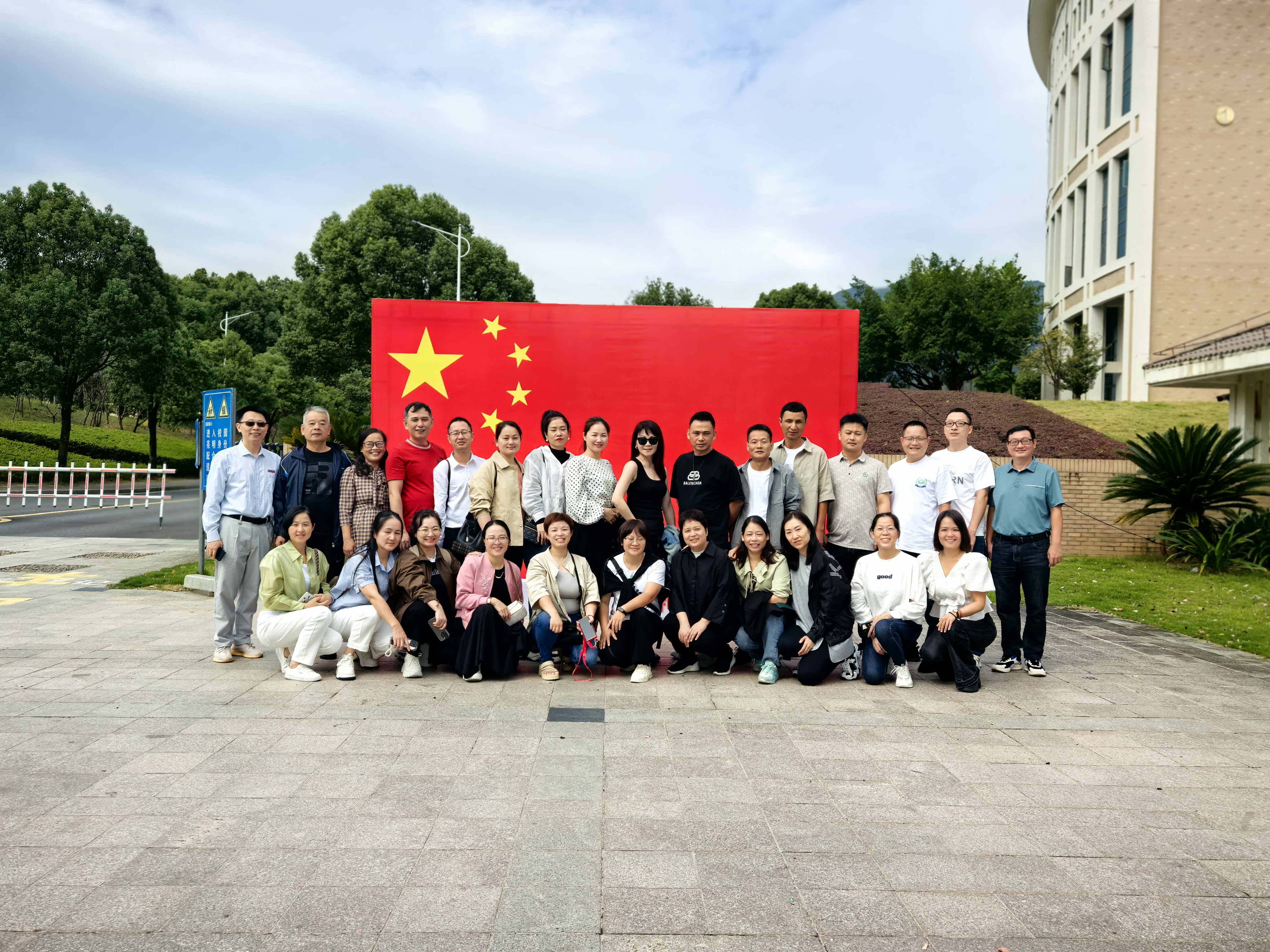 b8345ee02e5ad2794df2fcc476e6e84.jpg